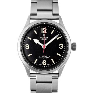 91210N 0001 Tudor North Flag